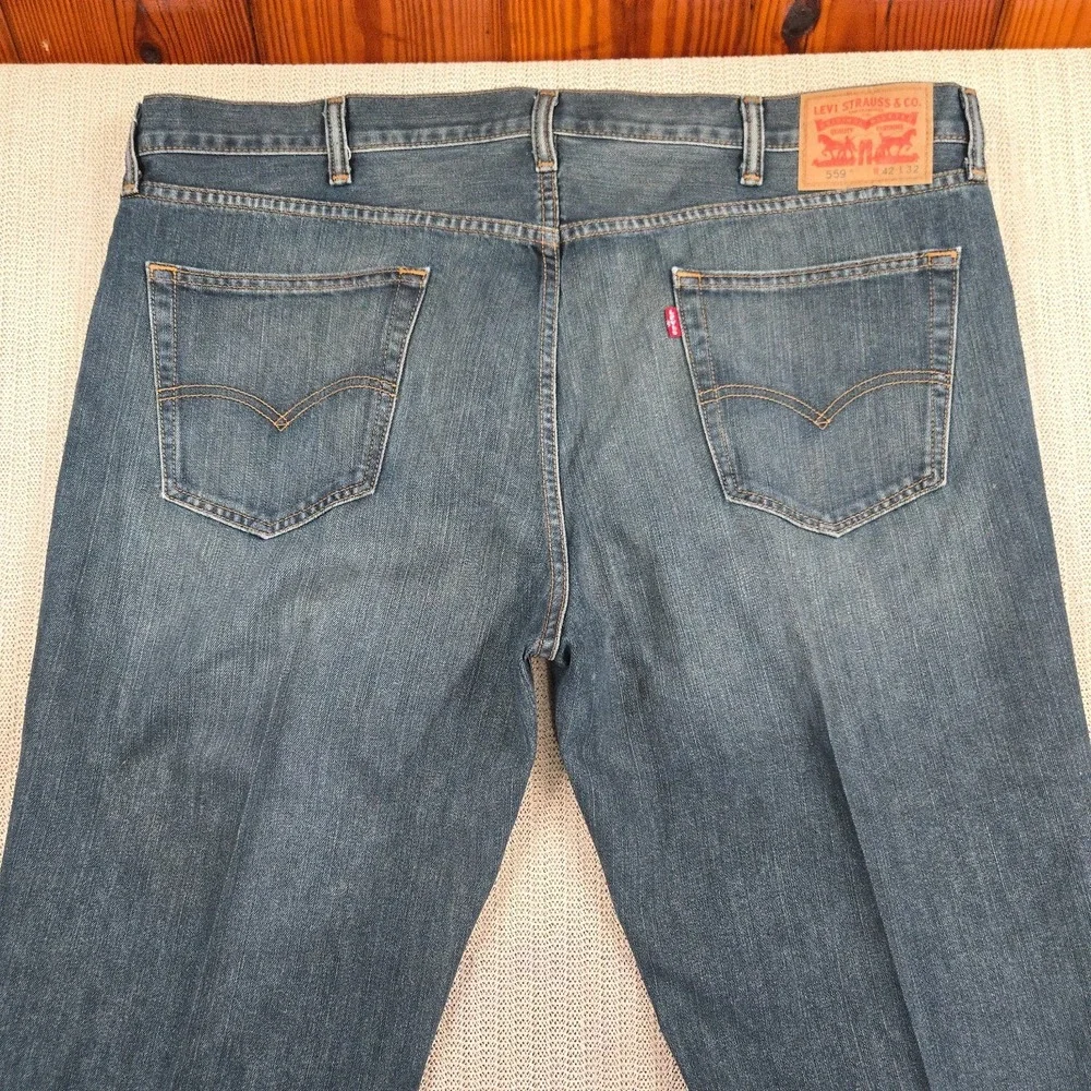 Levis size 42x32